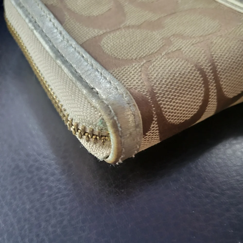 **SOLD**Coach signature zip around Wallet - Picture 2 of 9